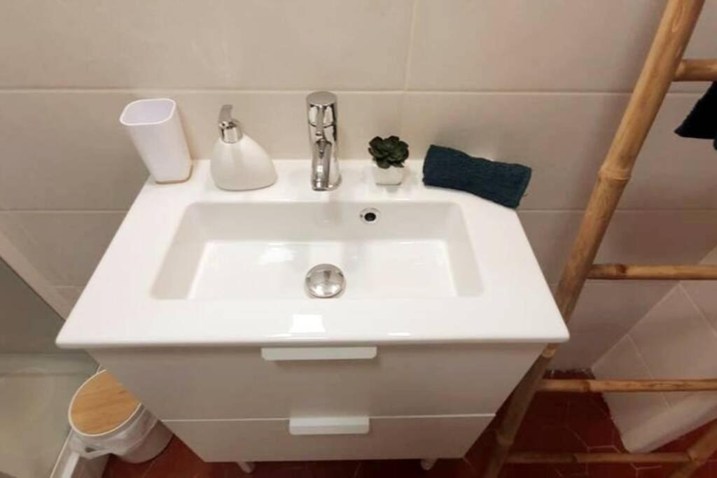 Appartamento T2 Cosy Au Calme,Entree Autonome,Centre Historique Montélimar Esterno foto
